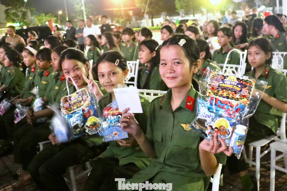 Trung thu đầu tiên dưới mái trường Công an Trung thu đầu tiên dưới mái trường Công an