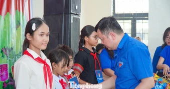 Trung thu sớm tiếp động lực cho thiếu nhi vùng khó Đà Nẵng