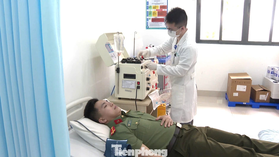 Trung úy công an Đắk Lắk 36 lần hiến máu Trung úy công an Đắk Lắk 36 lần hiến máu