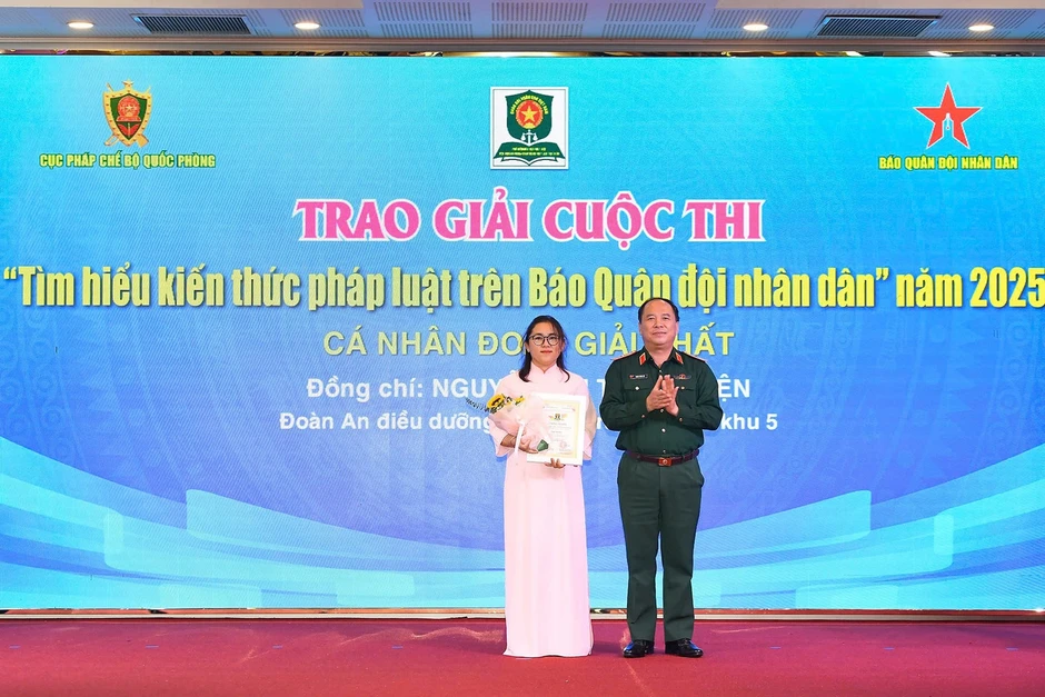 Trường Sĩ quan Lục quân 2 trở thành quán quân thi tìm hiểu kiến thức pháp luật 2025 Trường Sĩ quan Lục quân 2 trở thành quán quân thi tìm hiểu kiến thức pháp luật 2025