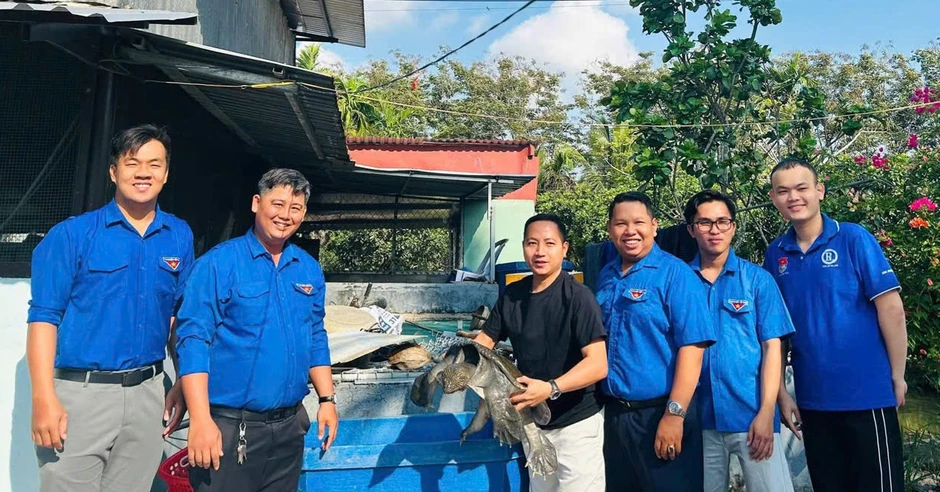 Từ 40 triệu đồng, chàng trai 'đổi đời' nhờ nuôi con đặc sản dân nhậu thích mê Từ 40 triệu đồng, chàng trai 'đổi đời' nhờ nuôi con đặc sản dân nhậu thích mê