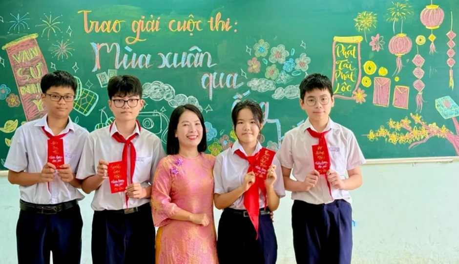 Từ nỗi lo ‘nghiện’ điện thoại, cô giáo Nha Trang tạo cuộc thi ảnh Tết kéo học sinh gần lại gia đình Từ nỗi lo ‘nghiện’ điện thoại, cô giáo Nha Trang tạo cuộc thi ảnh Tết kéo học sinh gần lại gia đình