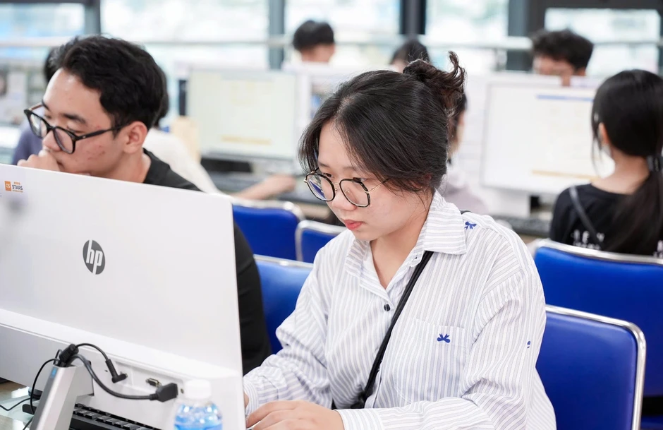 Từ vụ thi hộ bị xử lý: Kỳ thi VSTEP là gì mà nhiều sinh viên lo?