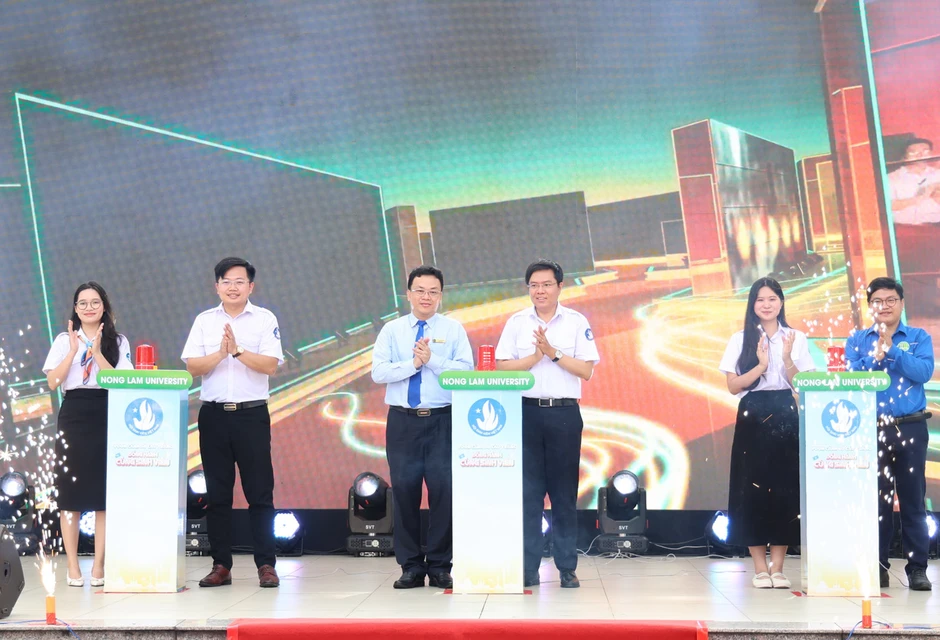 Tuần lễ 'Vươn cánh bồ câu trắng' hỗ trợ nhu cầu thiết thực của sinh viên