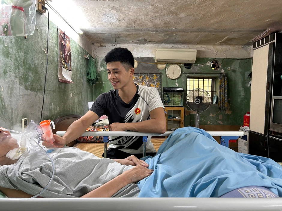 Từng khoác áo đội tuyển, chàng trai chọn dừng lại ở tuổi 26 để chăm mẹ