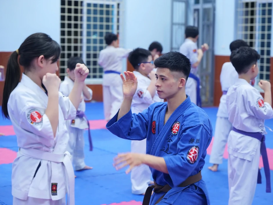 Từng khoác áo đội tuyển, chàng trai chọn dừng lại ở tuổi 26 để chăm mẹ