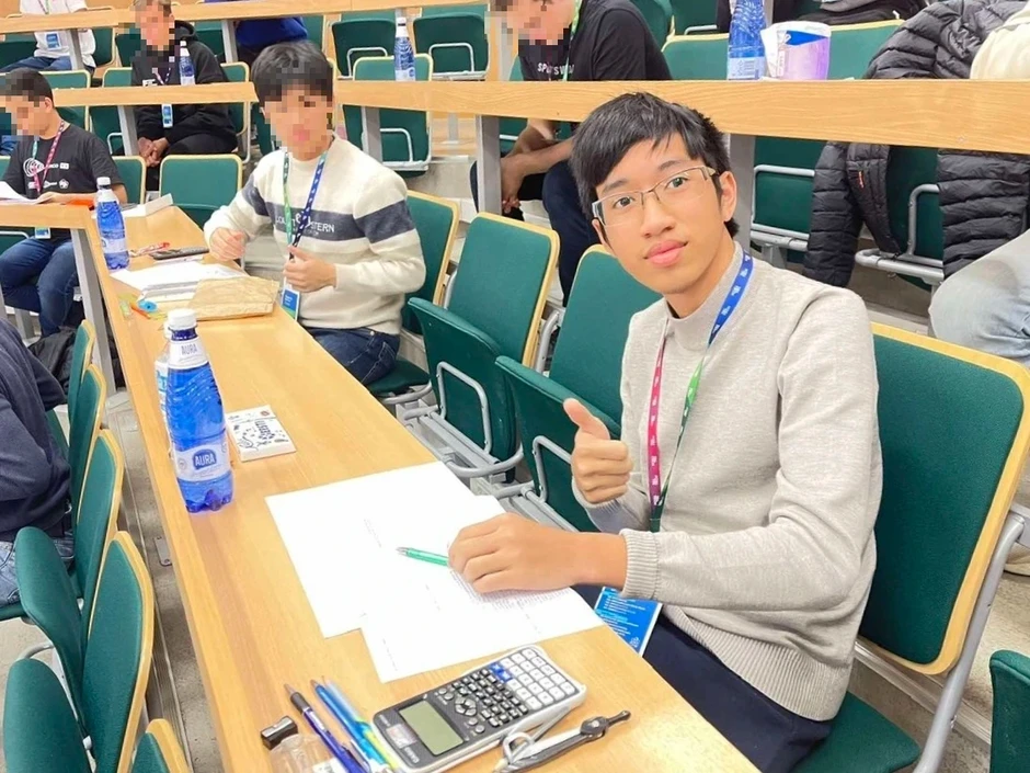 Từng trượt chuyên toán, nam sinh lớp 11 giành HCV Olympic vật lý Bắc Âu - Baltic Từng trượt chuyên toán, nam sinh lớp 11 giành HCV Olympic vật lý Bắc Âu - Baltic