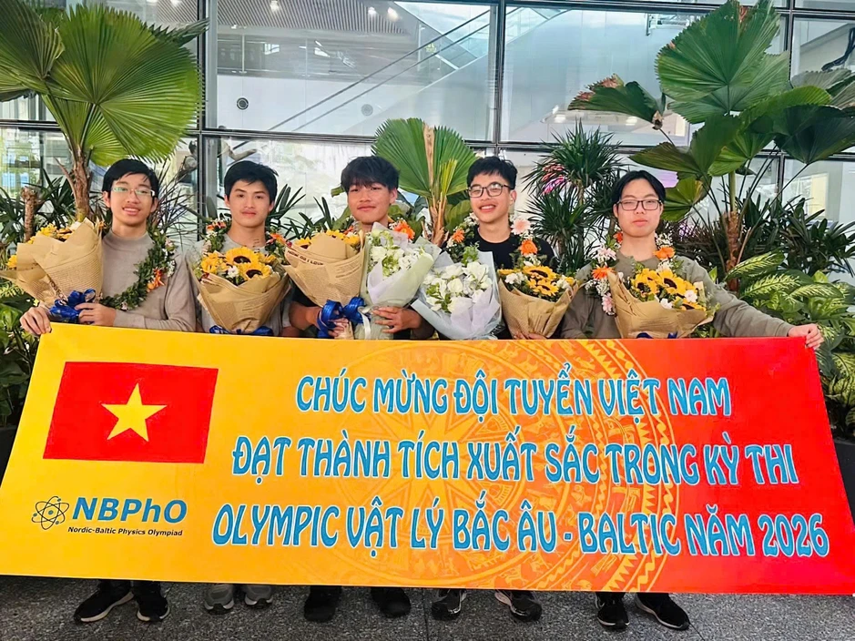 Từng trượt chuyên toán, nam sinh lớp 11 giành HCV Olympic vật lý Bắc Âu - Baltic Từng trượt chuyên toán, nam sinh lớp 11 giành HCV Olympic vật lý Bắc Âu - Baltic