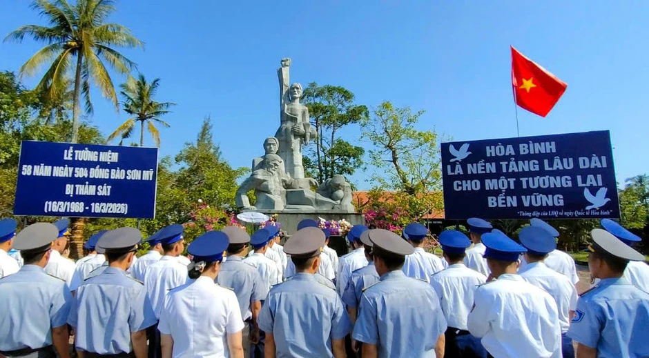 Tuổi trẻ Bộ Tư lệnh Vùng Cảnh sát biển 2 hành quân về nguồn Tuổi trẻ Bộ Tư lệnh Vùng Cảnh sát biển 2 hành quân về nguồn