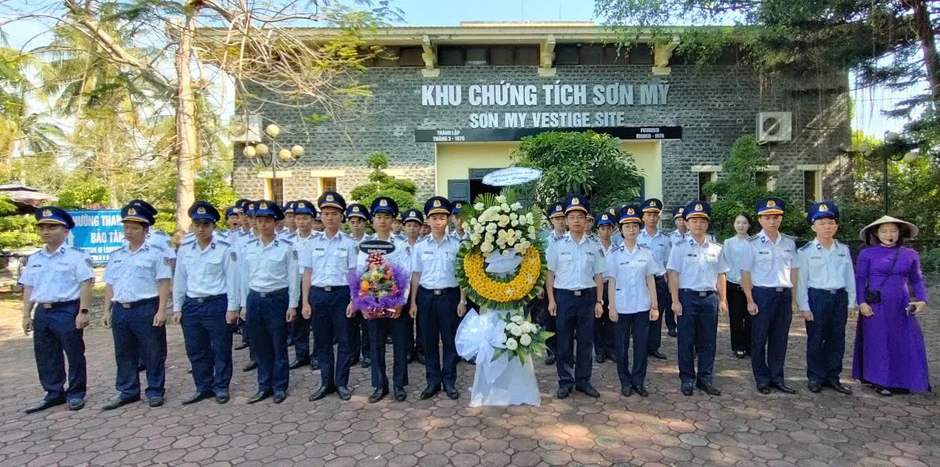Tuổi trẻ Bộ Tư lệnh Vùng Cảnh sát biển 2 hành quân về nguồn Tuổi trẻ Bộ Tư lệnh Vùng Cảnh sát biển 2 hành quân về nguồn