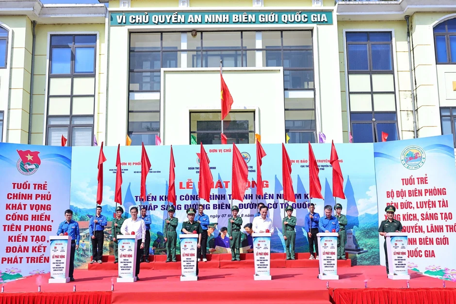 Tuổi trẻ Chính phủ chung tay thắp sáng những con đường vùng sâu vùng xa Tuổi trẻ Chính phủ chung tay thắp sáng những con đường vùng sâu vùng xa