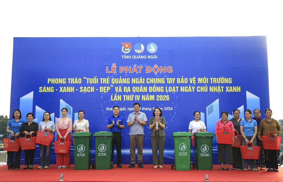 Tuổi trẻ chung tay xóa ‘điểm đen’ môi trường Tuổi trẻ chung tay xóa ‘điểm đen’ môi trường