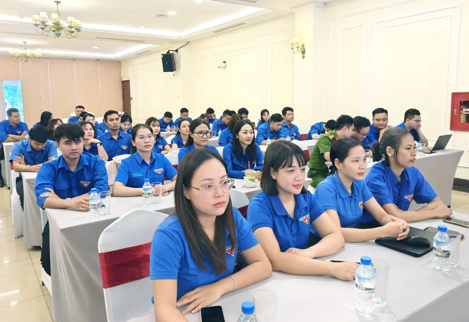 Tuổi trẻ Ninh Bình cụ thể hóa Nghị quyết Đại hội Đoàn XIII với hơn trăm đầu việc Tuổi trẻ Ninh Bình cụ thể hóa Nghị quyết Đại hội Đoàn XIII với hơn trăm đầu việc