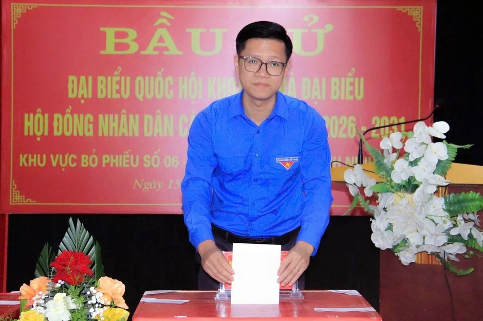 Tuổi trẻ Ninh Bình xung kích hỗ trợ Ngày hội toàn dân tham gia bầu cử Tuổi trẻ Ninh Bình xung kích hỗ trợ Ngày hội toàn dân tham gia bầu cử