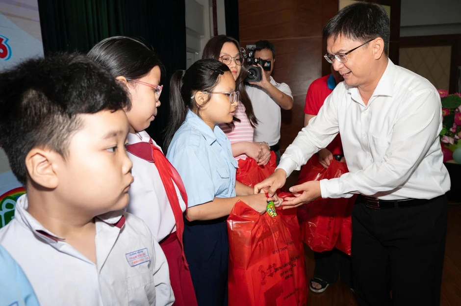 Tuổi trẻ TPHCM hứng khởi mang 'Mùa hè số' vào hè tình nguyện Tuổi trẻ TPHCM hứng khởi mang 'Mùa hè số' vào hè tình nguyện