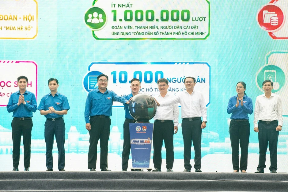 Tuổi trẻ TPHCM hứng khởi mang 'Mùa hè số' vào hè tình nguyện Tuổi trẻ TPHCM hứng khởi mang 'Mùa hè số' vào hè tình nguyện