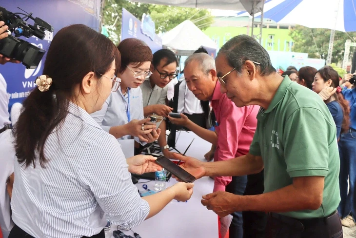 Tuổi trẻ TP.HCM khởi động 'Mùa hè số' Tuổi trẻ TP.HCM khởi động 'Mùa hè số'