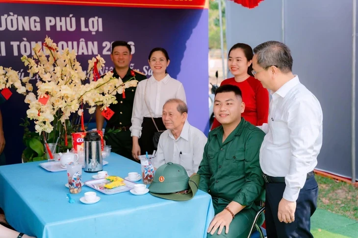 Tuổi trẻ TP.HCM sôi nổi hội trại tòng quân, sẵn sàng lên đường nhập ngũ Tuổi trẻ TP.HCM sôi nổi hội trại tòng quân, sẵn sàng lên đường nhập ngũ