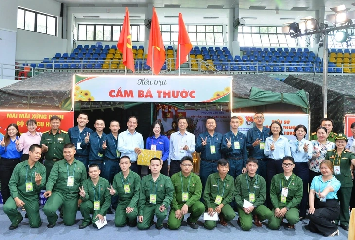 Tuổi trẻ TP.HCM sôi nổi hội trại tòng quân, sẵn sàng lên đường nhập ngũ Tuổi trẻ TP.HCM sôi nổi hội trại tòng quân, sẵn sàng lên đường nhập ngũ