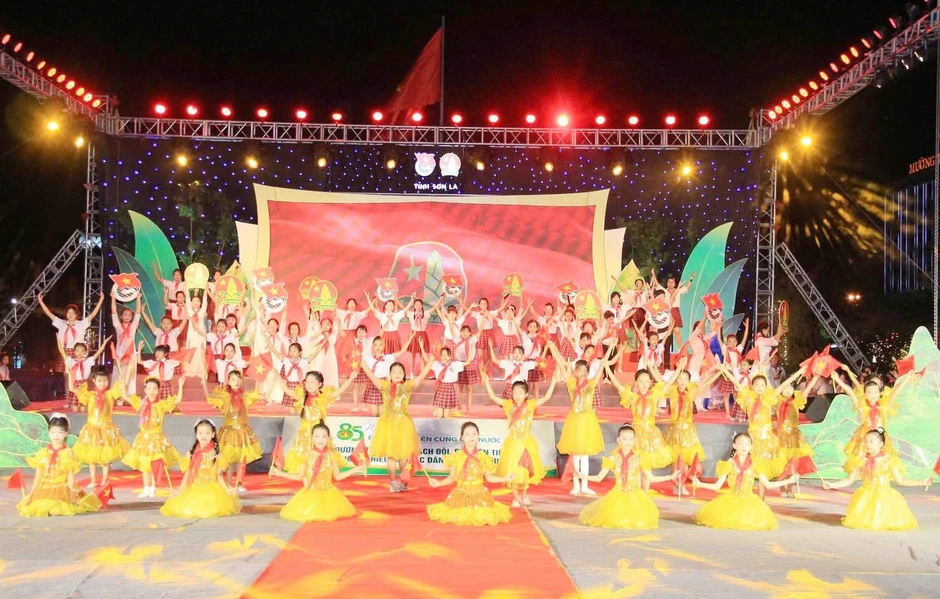 Tuyên dương 155 giáo viên Tổng phụ trách Đội, thiếu nhi tiêu biểu Sơn La Tuyên dương 155 giáo viên Tổng phụ trách Đội, thiếu nhi tiêu biểu Sơn La