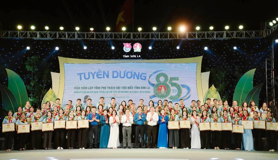 Tuyên dương 155 giáo viên Tổng phụ trách Đội, thiếu nhi tiêu biểu Sơn La Tuyên dương 155 giáo viên Tổng phụ trách Đội, thiếu nhi tiêu biểu Sơn La