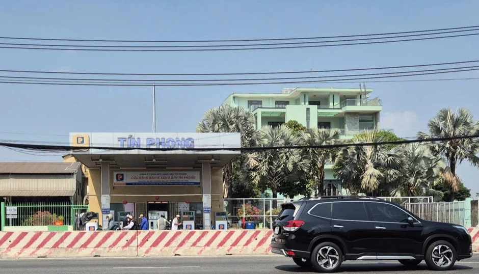 Tuyến đường 17 km có 6 cây xăng không chấp nhận thanh toán chuyển khoản ở TP.HCM