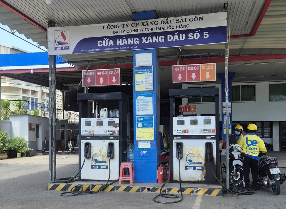 Tuyến đường 17 km có 6 cây xăng không chấp nhận thanh toán chuyển khoản ở TP.HCM