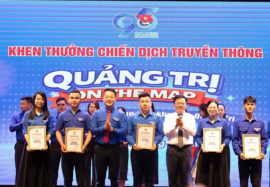 Tuyên dương 20 Gương mặt trẻ tiêu biểu Quảng Trị lần thứ I Tuyên dương 20 Gương mặt trẻ tiêu biểu Quảng Trị lần thứ I