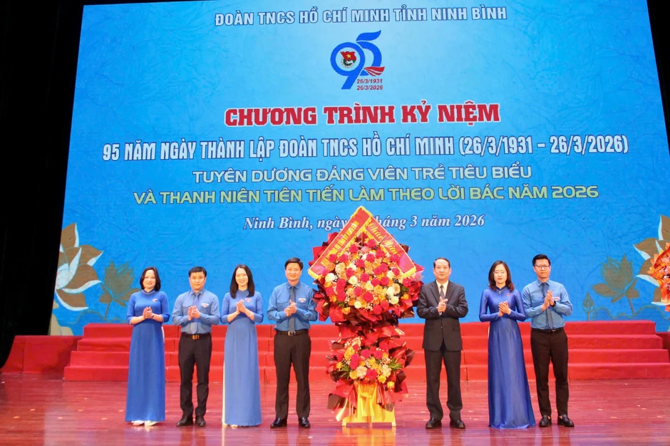 Tuyên dương 95 đảng viên trẻ tiêu biểu và thanh niên tiên tiến làm theo lời Bác tỉnh Ninh Bình