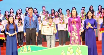 Tuyên dương Tổng phụ trách Đội tiêu biểu và Chỉ huy Đội giỏi tỉnh Ninh Bình, Huế