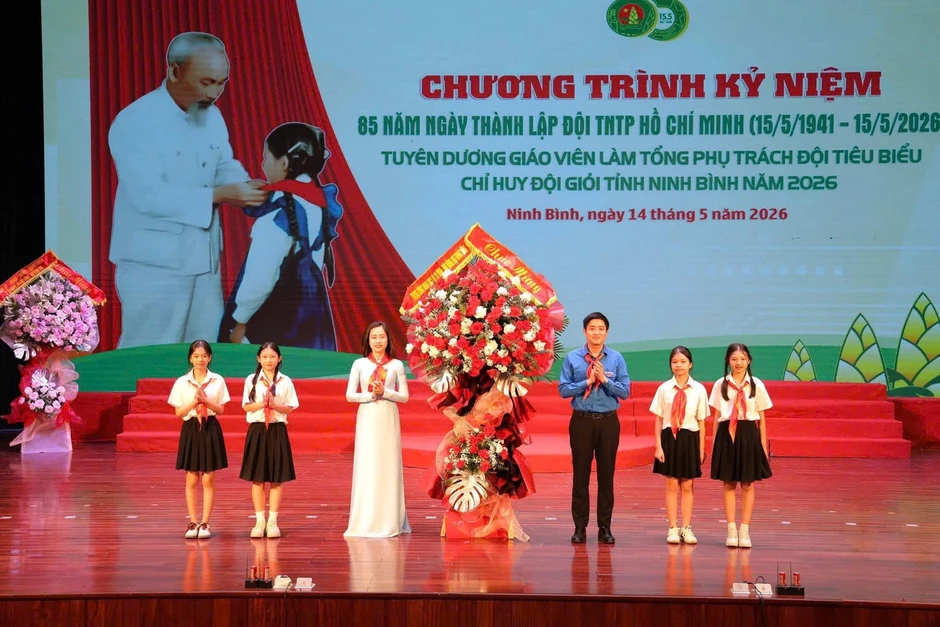 Tuyên dương Tổng phụ trách Đội tiêu biểu và Chỉ huy Đội giỏi tỉnh Ninh Bình, Huế Tuyên dương Tổng phụ trách Đội tiêu biểu và Chỉ huy Đội giỏi tỉnh Ninh Bình, Huế