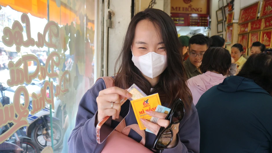 Vàng lao dốc: Có người đứng 2 giờ đồng hồ vẫn mua hụt Vàng lao dốc: Có người đứng 2 giờ đồng hồ vẫn mua hụt