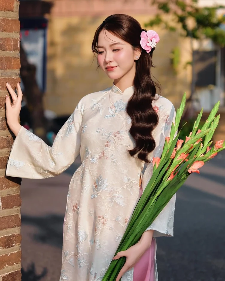 Vì sao người trẻ chủ động 'yêu' áo dài dù từng ngại ngùng với trang phục này? Vì sao người trẻ chủ động 'yêu' áo dài dù từng ngại ngùng với trang phục này?