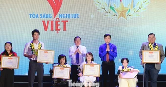 Vinh danh 26 gương thanh niên 'Tỏa sáng Nghị lực Việt' năm 2026