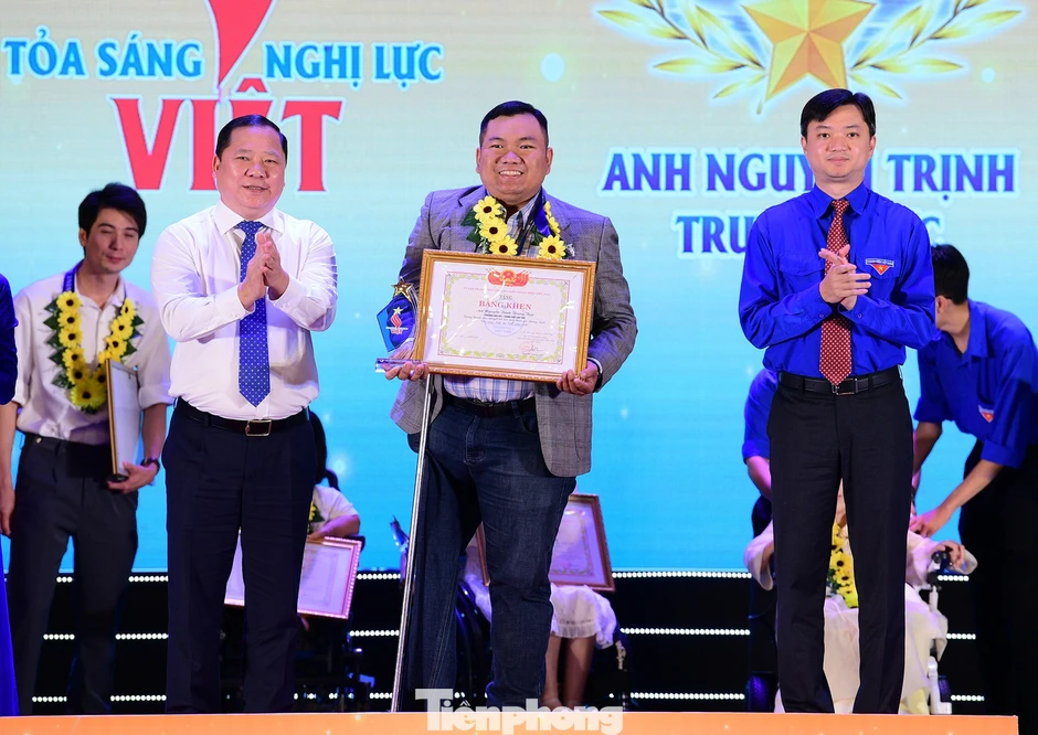 Vinh danh 26 gương thanh niên 'Tỏa sáng Nghị lực Việt' năm 2026 Vinh danh 26 gương thanh niên 'Tỏa sáng Nghị lực Việt' năm 2026