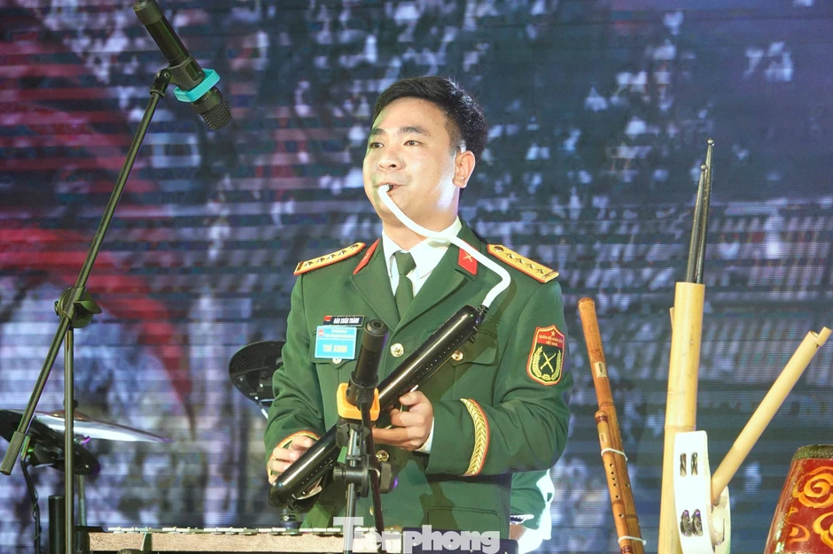 Vinh danh 6 thủ lĩnh Đoàn xuất sắc nhất hội thi toàn quân Vinh danh 6 thủ lĩnh Đoàn xuất sắc nhất hội thi toàn quân