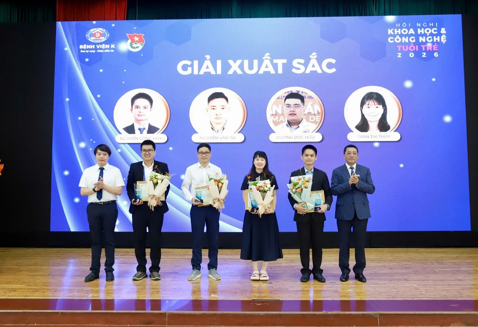 Vinh danh những sáng tạo trong điều trị ung thư của các nhà khoa học trẻ Vinh danh những sáng tạo trong điều trị ung thư của các nhà khoa học trẻ