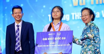 Vinh danh và trao giải quốc gia cuộc thi Olympic tiếng Anh trên Internet