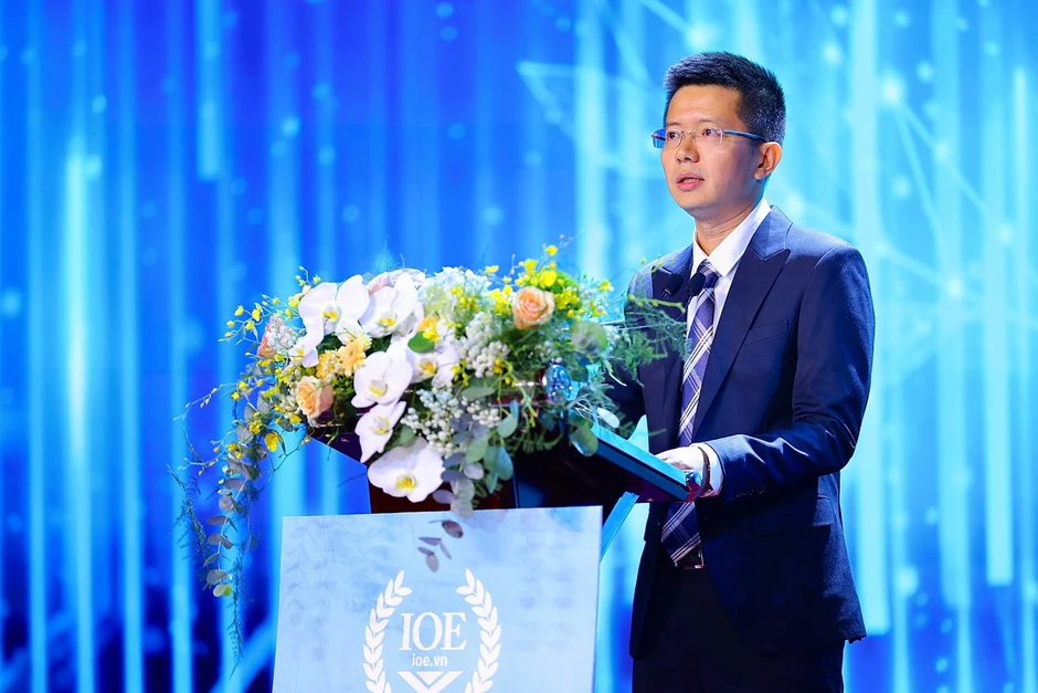 Vinh danh và trao giải quốc gia cuộc thi Olympic tiếng Anh trên Internet Vinh danh và trao giải quốc gia cuộc thi Olympic tiếng Anh trên Internet