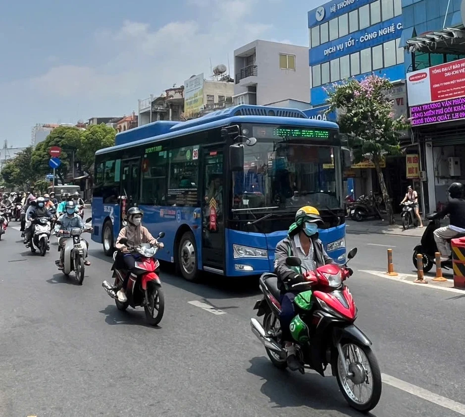 Vui mừng nếu miễn phí xe buýt nhưng người trẻ mong thêm những điều này… Vui mừng nếu miễn phí xe buýt nhưng người trẻ mong thêm những điều này…