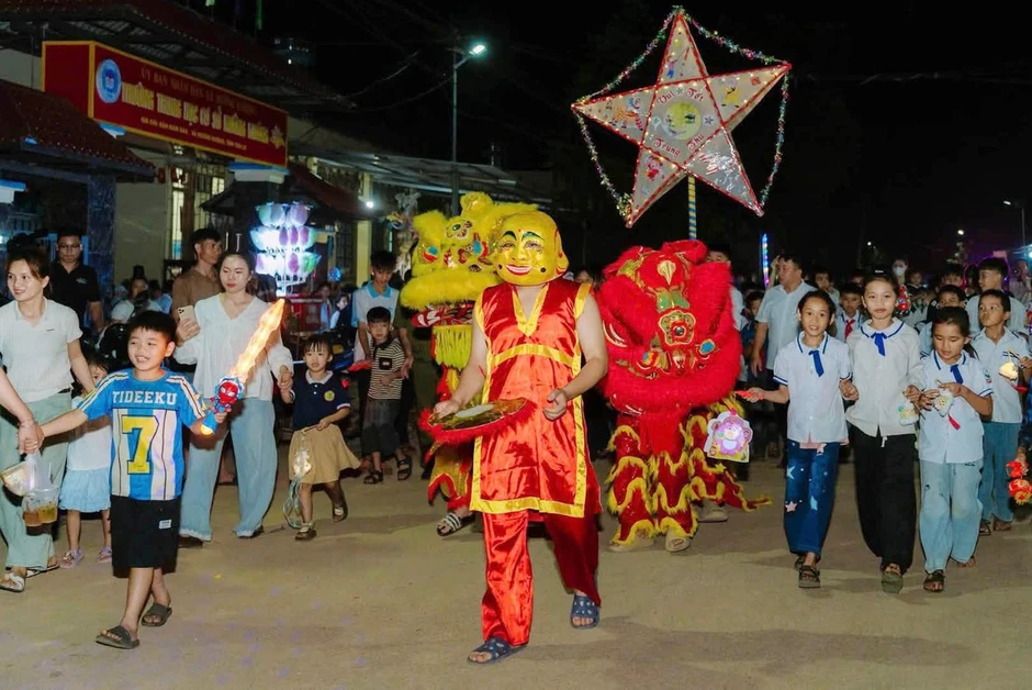 Vui Trung thu cùng thiếu nhi Sơn La, An Giang Vui Trung thu cùng thiếu nhi Sơn La, An Giang