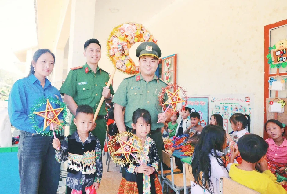 Vui Trung thu cùng thiếu nhi Sơn La, An Giang Vui Trung thu cùng thiếu nhi Sơn La, An Giang
