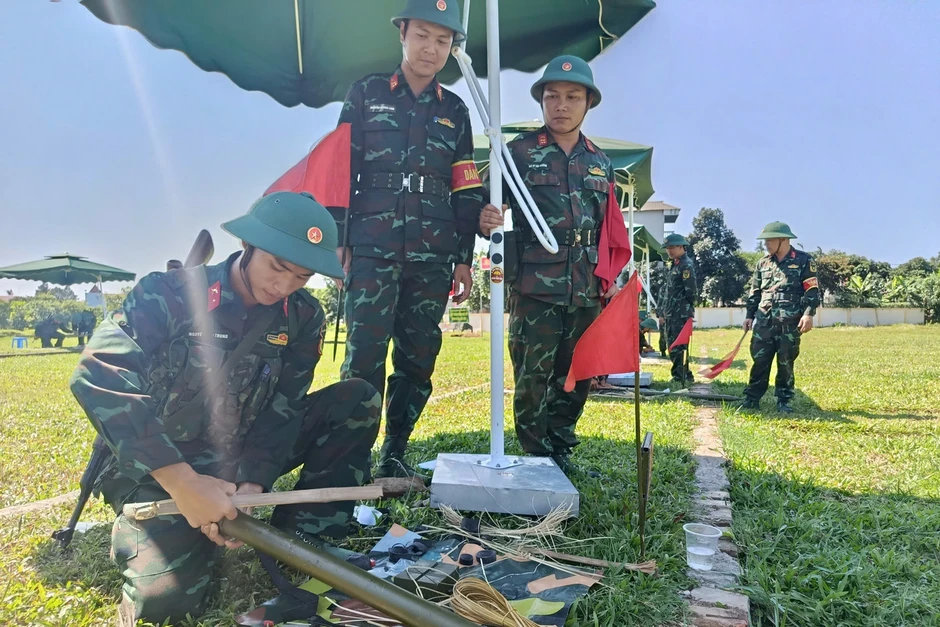 Vượt nắng lửa thao trường, tân binh Trung đoàn Tu Vũ hoàn thành tốt ‘3 tiếng nổ’