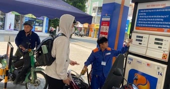 Xăng sinh học E10: Chiêu tiết kiệm của dân văn phòng và sinh viên