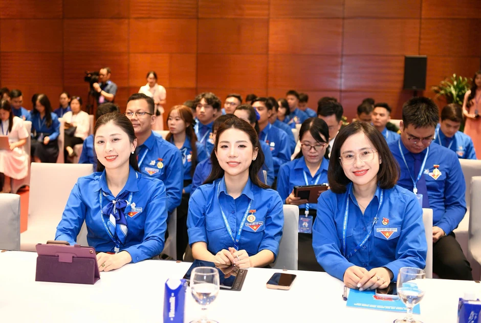 Xây dựng ‘sức đề kháng tư tưởng’ và năng lực công dân số cho thanh niên Xây dựng ‘sức đề kháng tư tưởng’ và năng lực công dân số cho thanh niên