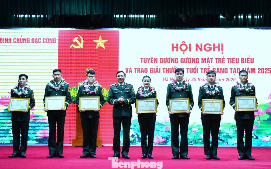 Xây dựng thế hệ thanh niên Đặc công có ‘sức đề kháng’ tuyệt đối trước thông tin xấu độc trên mạng Xây dựng thế hệ thanh niên Đặc công có ‘sức đề kháng’ tuyệt đối trước thông tin xấu độc trên mạng