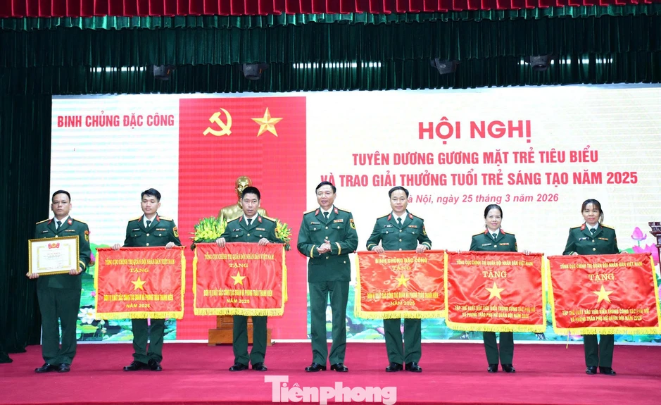 Xây dựng thế hệ thanh niên Đặc công có ‘sức đề kháng’ tuyệt đối trước thông tin xấu độc trên mạng Xây dựng thế hệ thanh niên Đặc công có ‘sức đề kháng’ tuyệt đối trước thông tin xấu độc trên mạng