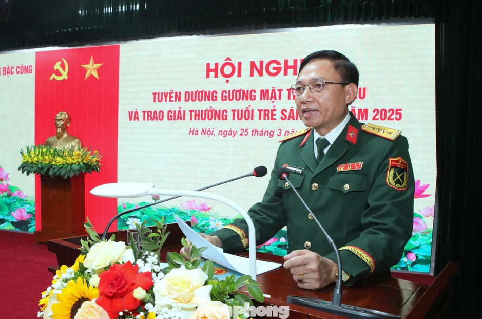 Xây dựng thế hệ thanh niên Đặc công có ‘sức đề kháng’ tuyệt đối trước thông tin xấu độc trên mạng Xây dựng thế hệ thanh niên Đặc công có ‘sức đề kháng’ tuyệt đối trước thông tin xấu độc trên mạng