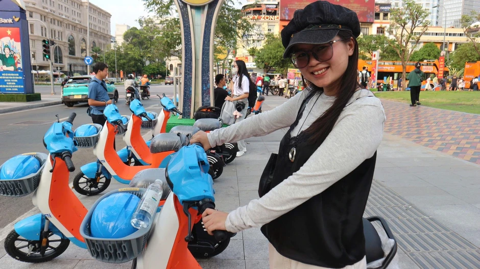 Xe đạp điện công cộng giữa trung tâm TP.HCM có gì mà người dân rủ nhau đi thử? Xe đạp điện công cộng giữa trung tâm TP.HCM có gì mà người dân rủ nhau đi thử?