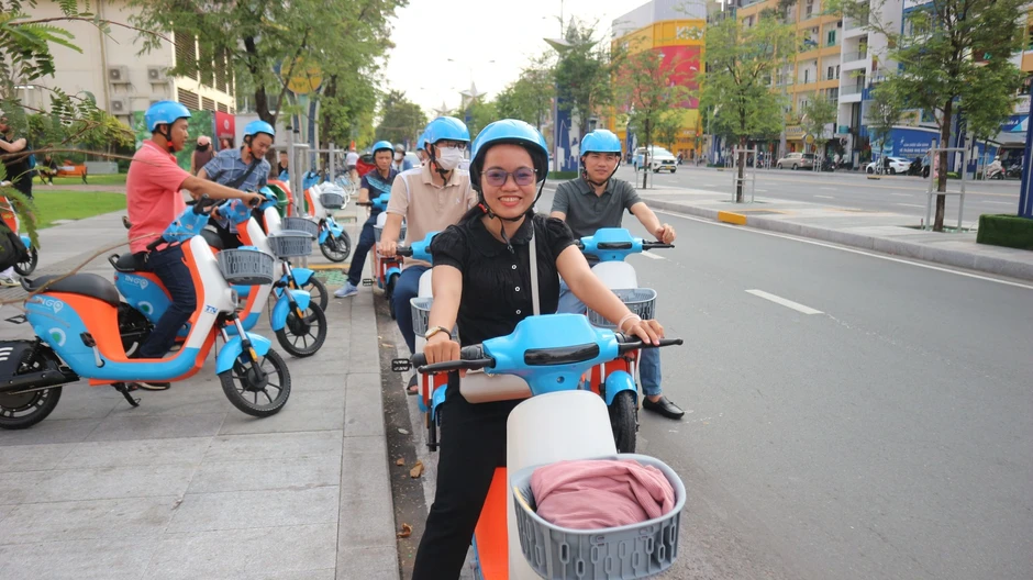 Xe đạp điện công cộng giữa trung tâm TP.HCM có gì mà người dân rủ nhau đi thử? Xe đạp điện công cộng giữa trung tâm TP.HCM có gì mà người dân rủ nhau đi thử?